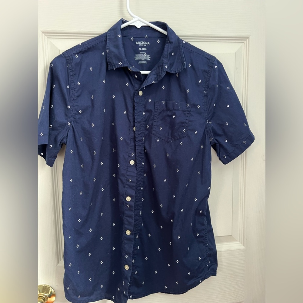 Arizona boy XL short sleeve button shirt